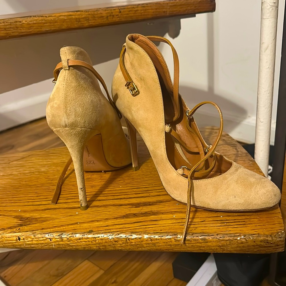 Gianvitto Rossi pumps. Stunning shoes!